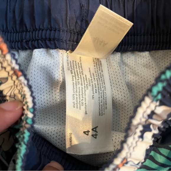 [3 for $15] OSHKOSH Hibiscus Shark Swim Trunks (Size 4T) - Picture 2 of 3